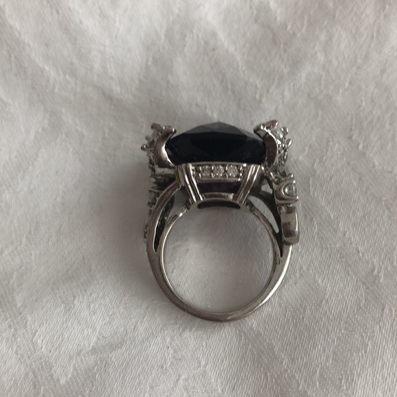 Purple and clear stone statement ring - Picture 4 of 8